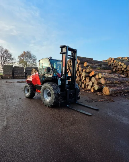 Twee mooie afleveringen: Manitou M50-4 en Kubota U18-5 naar tevreden klanten