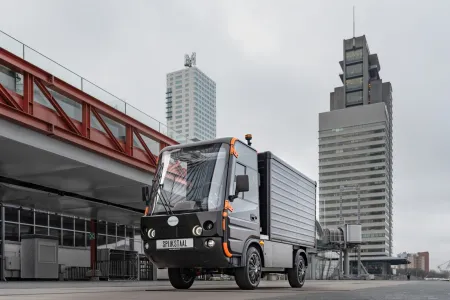 Spijkstaal wint tender voor de levering en all-in onderhoud van maar liefst 134 elektrische bedrijfsvoertuigen aan het Ministerie van Defensie!